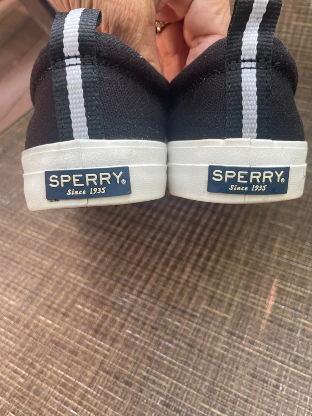 Sperry Crest Vibe sneakers in black very nice condition sz 8.5